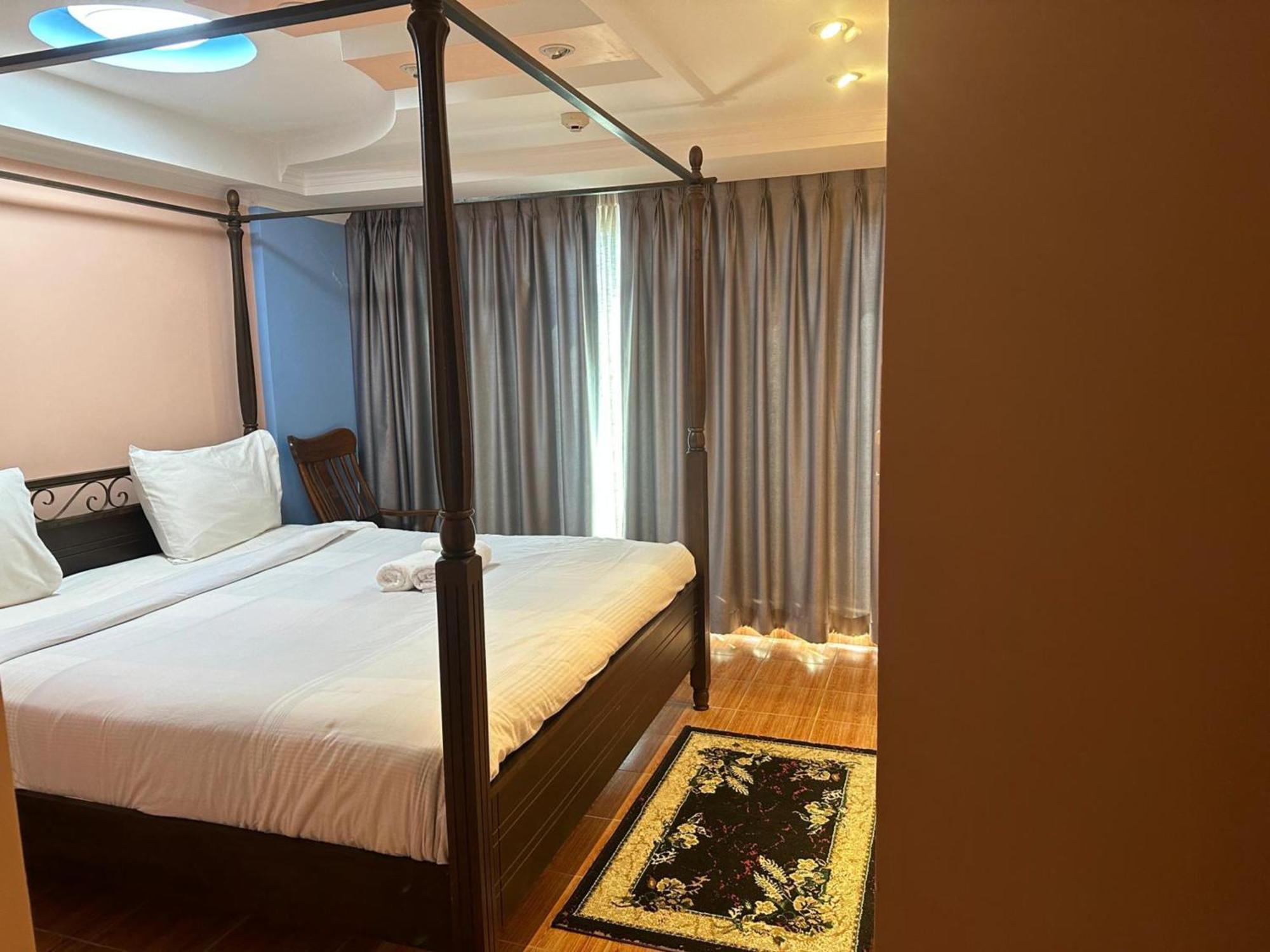 Omni Tower Sukhumvit Nana Direct Hotel Банкок Екстериор снимка