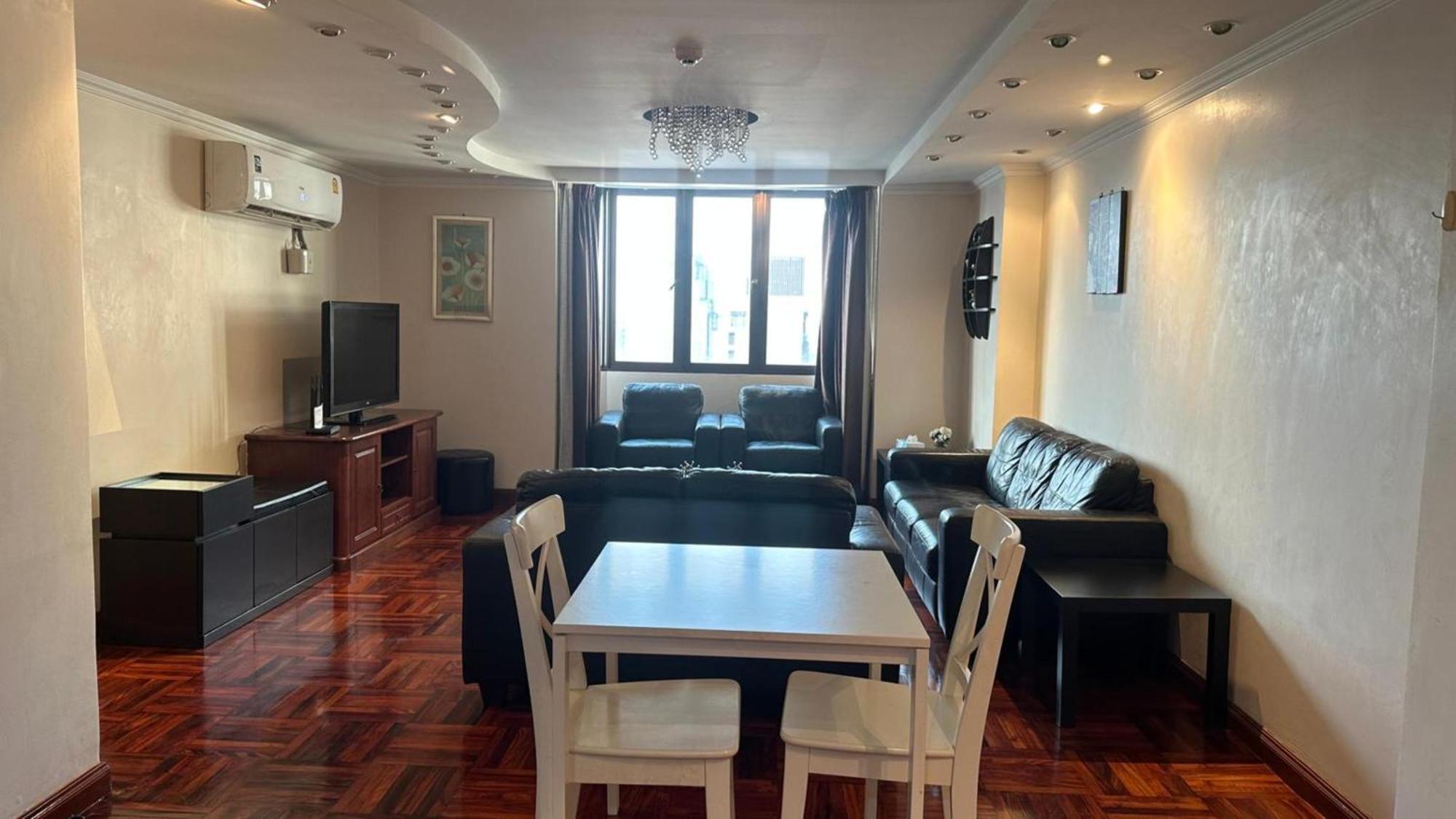 Omni Tower Sukhumvit Nana Direct Hotel Банкок Екстериор снимка