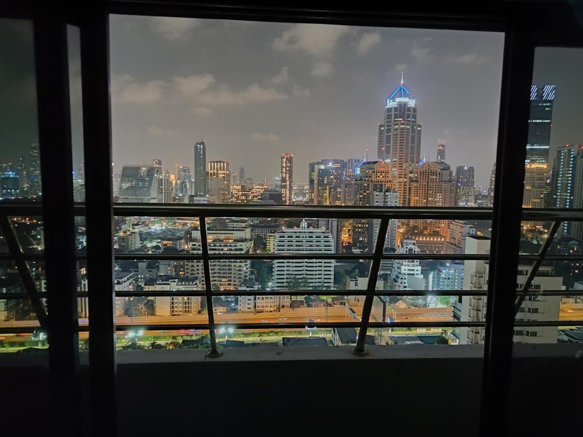 Omni Tower Sukhumvit Nana Direct Hotel Банкок Екстериор снимка
