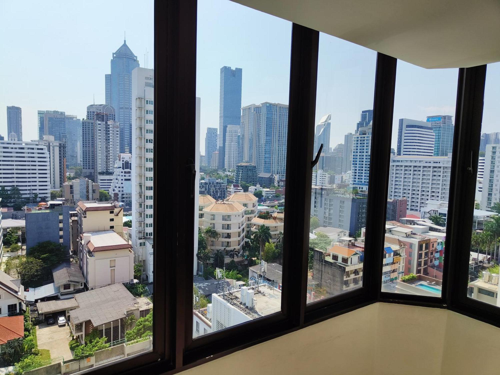 Omni Tower Sukhumvit Nana Direct Hotel Банкок Екстериор снимка