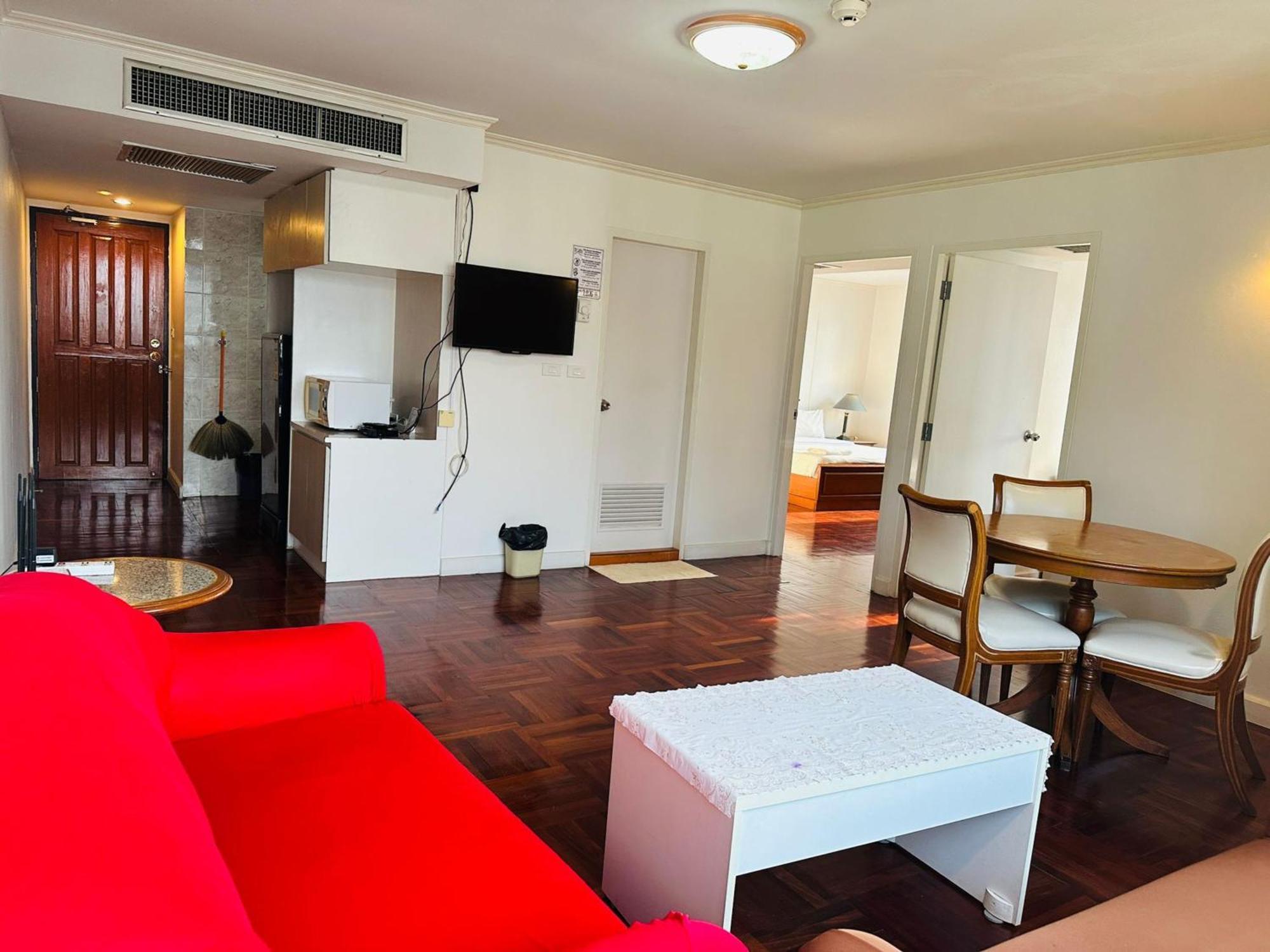 Omni Tower Sukhumvit Nana Direct Hotel Банкок Екстериор снимка