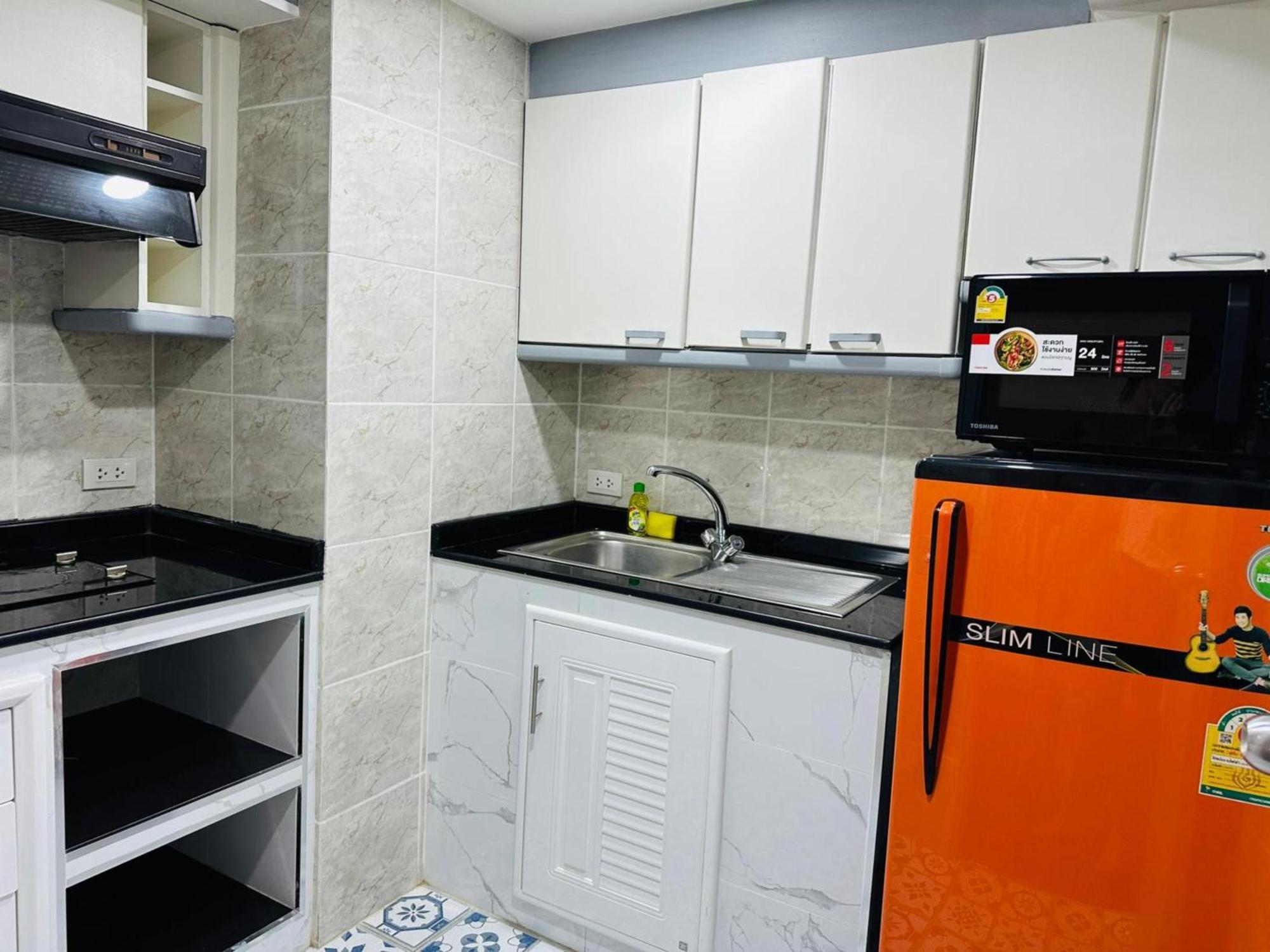 Omni Tower Sukhumvit Nana Direct Hotel Банкок Екстериор снимка