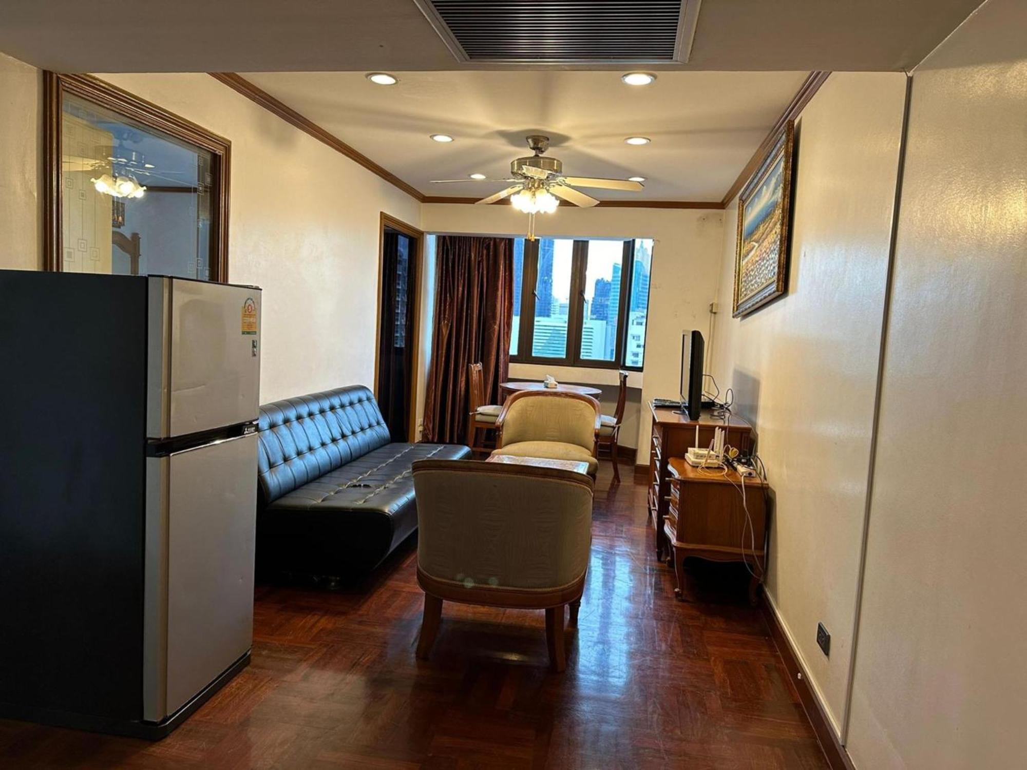 Omni Tower Sukhumvit Nana Direct Hotel Банкок Екстериор снимка