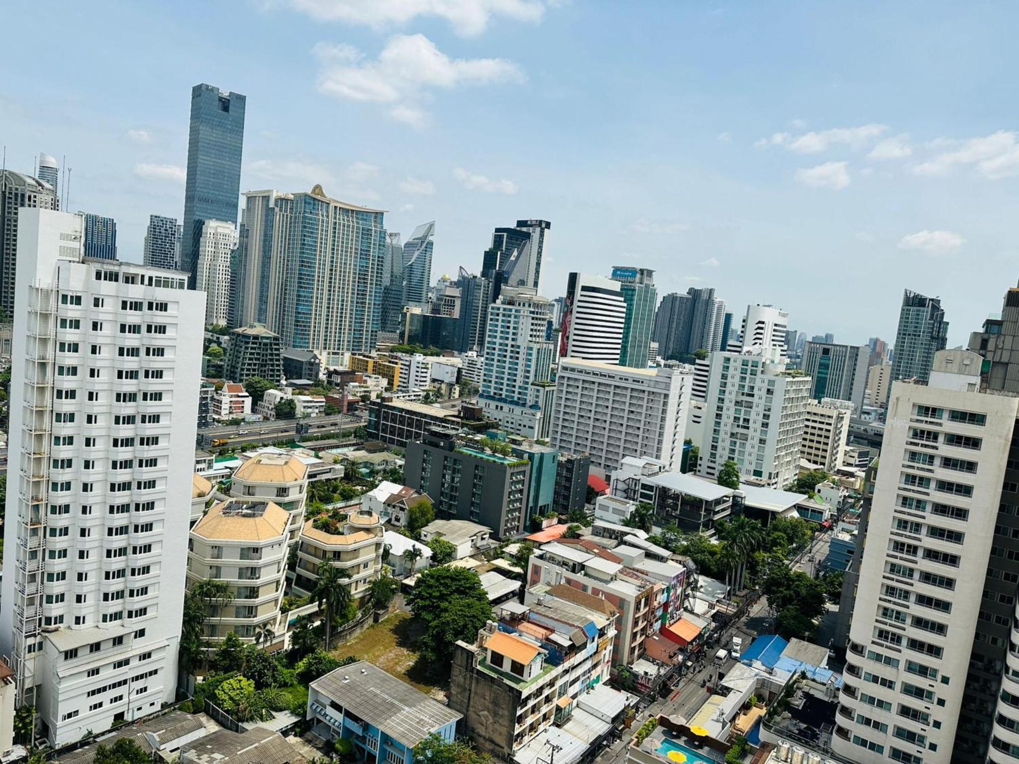 Omni Tower Sukhumvit Nana Direct Hotel Банкок Екстериор снимка