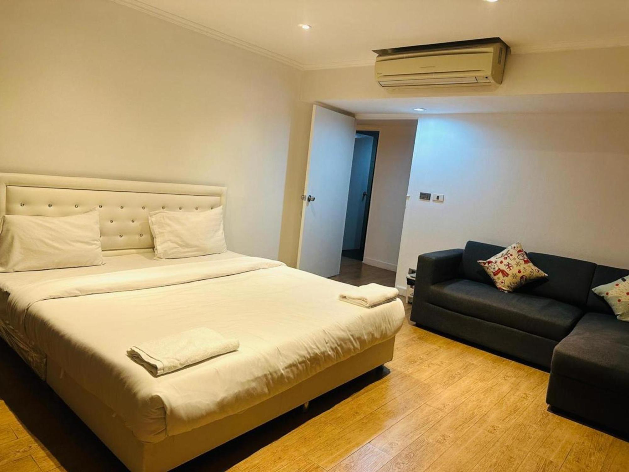 Omni Tower Sukhumvit Nana Direct Hotel Банкок Екстериор снимка
