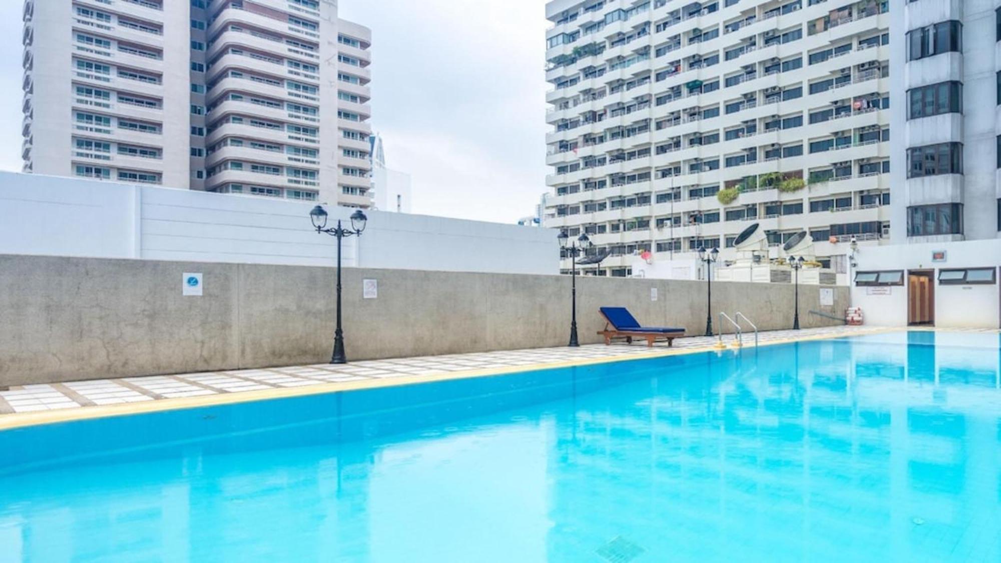 Omni Tower Sukhumvit Nana Direct Hotel Банкок Екстериор снимка