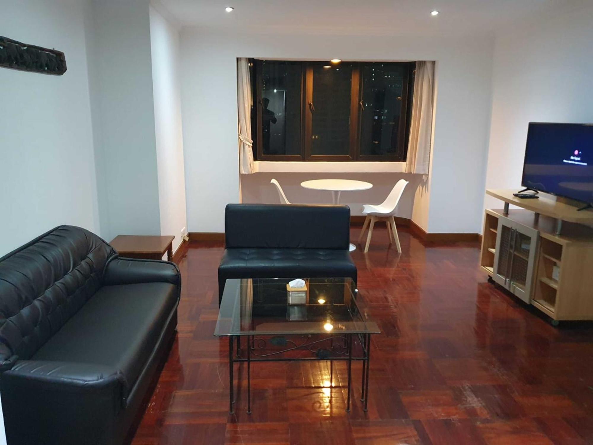 Omni Tower Sukhumvit Nana Direct Hotel Банкок Екстериор снимка